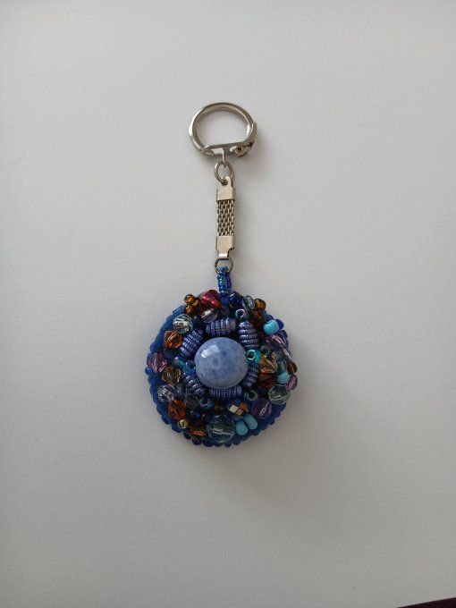 Porte clés fait entièrement à la main 